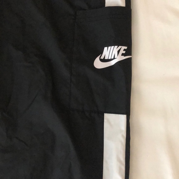 Nike large wind pants - Picture 2 of 4